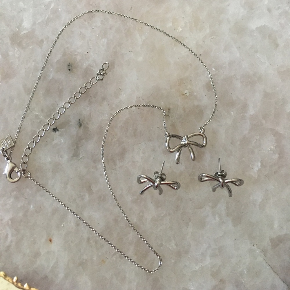 Banana Republic Factory bow earrings and necklace - Picture 3 of 6